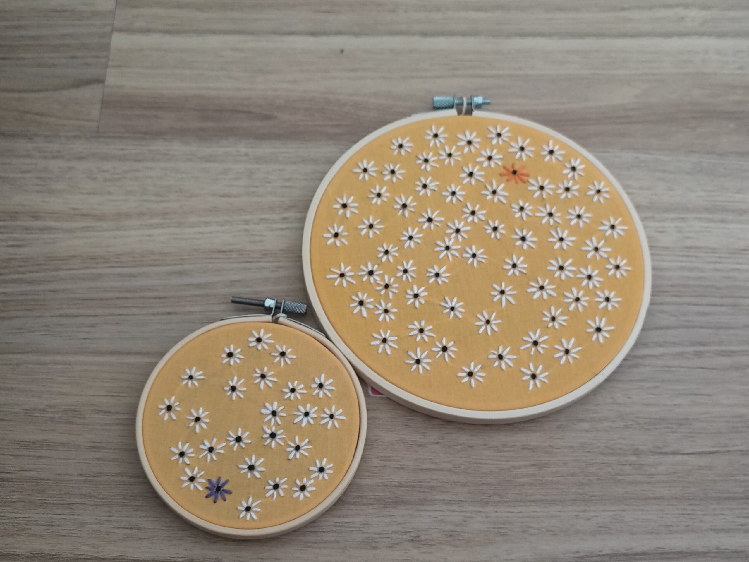 Broderie diptyque "Jaune"